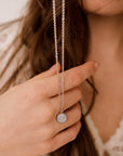 collana regolabile argento catena sottile ciondolo bottoncino madreperla azzurra made in italy