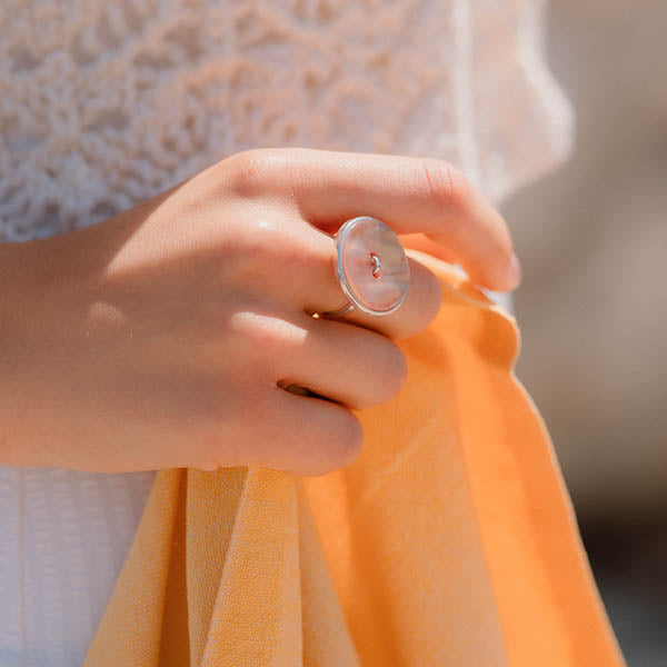 anello argento madreperla bottone grande rosa fatto a mano italia